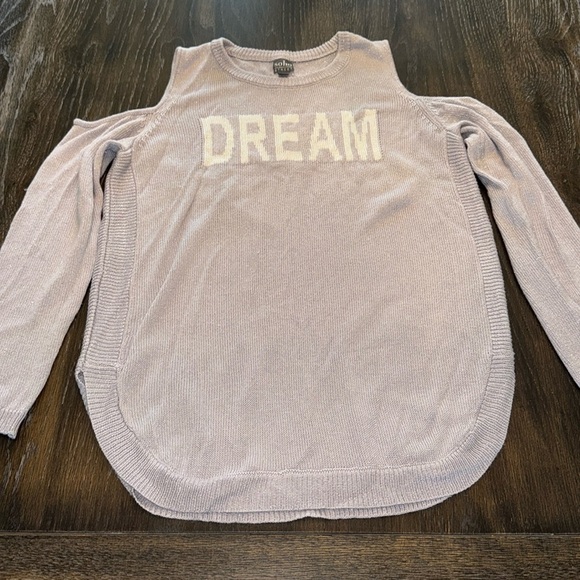 🟣 SOHO STREET NY&CO OPEN SHOULDER DREAM SWEATER SIZE MEDIUM - Picture 1 of 5